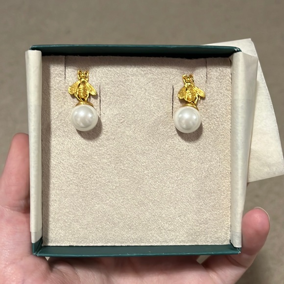 BRAND NEW Dandelion bee pearl drop earrings - Picture 3 of 10